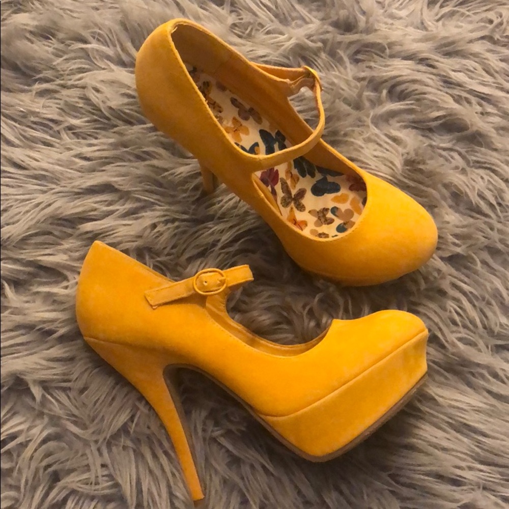 Mustard Yellow Wedges